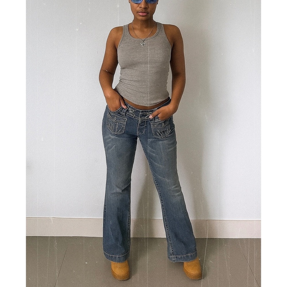Vintage Y2K Women's Floral Embroidered Bootcut Jeans Patch Pocket Low Rise- 8